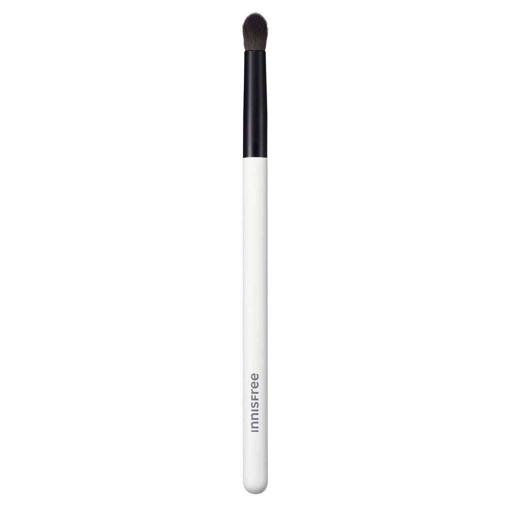 Innisfree Eyeshadow Brush Contouring
